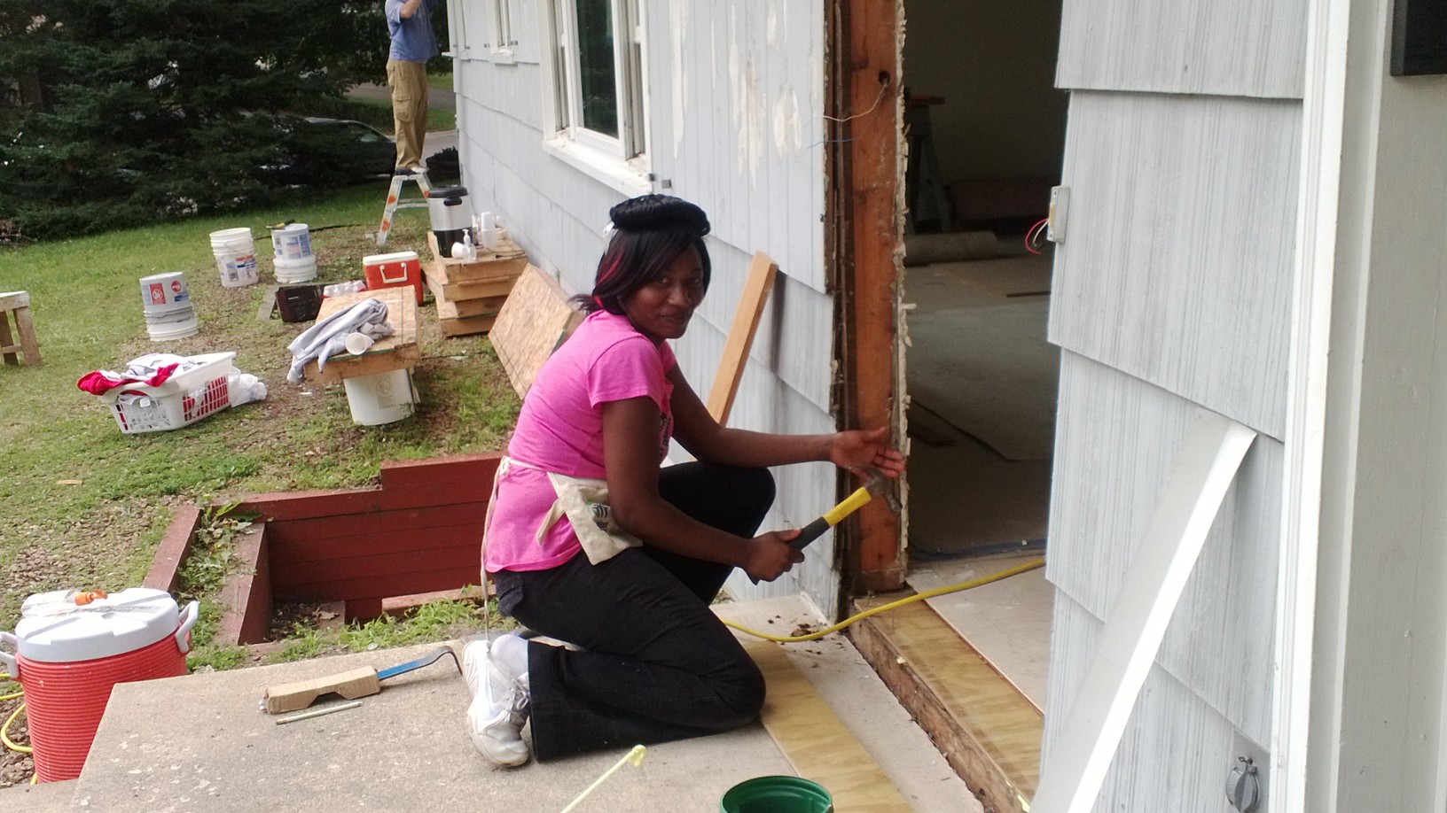 Habitat for Humanity Helps Mother and Family Build New Hope