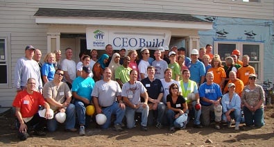 U.S. Bancorp and Ecolab CEOs among Twin Cities Habitat volunteers