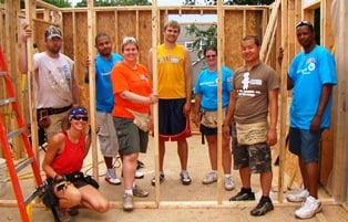 Ameriprise crew continues volunteering in Minneapolis