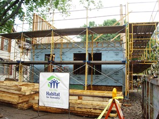 Ecolab volunteers are affordable housing advocates