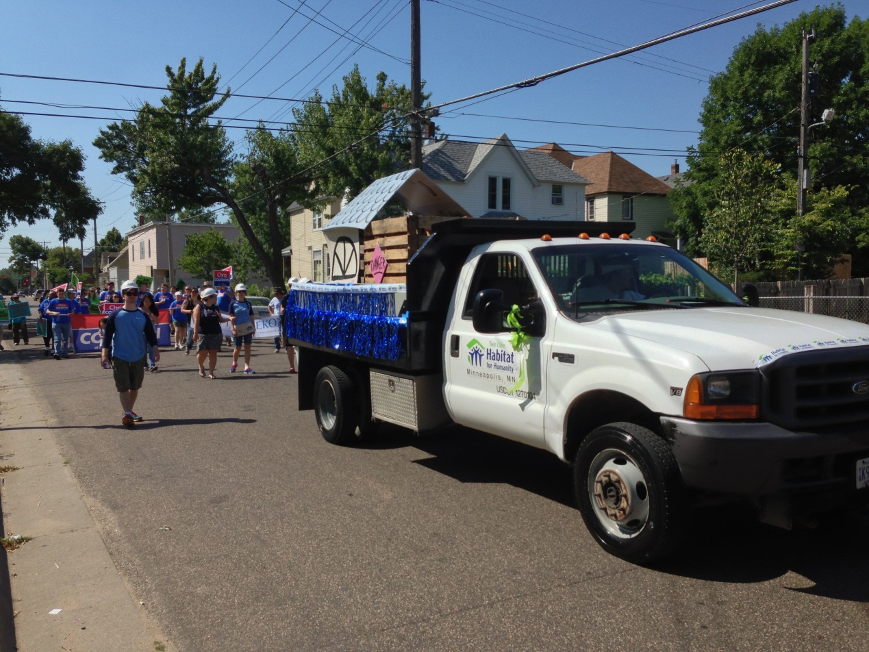 Twin Cities Habitat - Youth United participates in Unify University parade