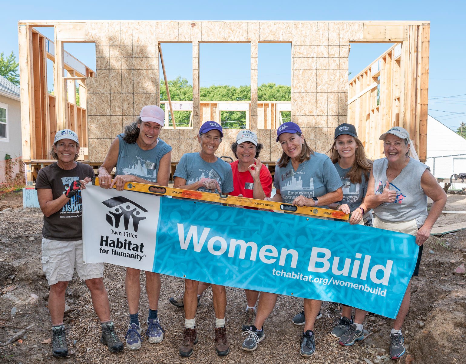 women build group photo 2022