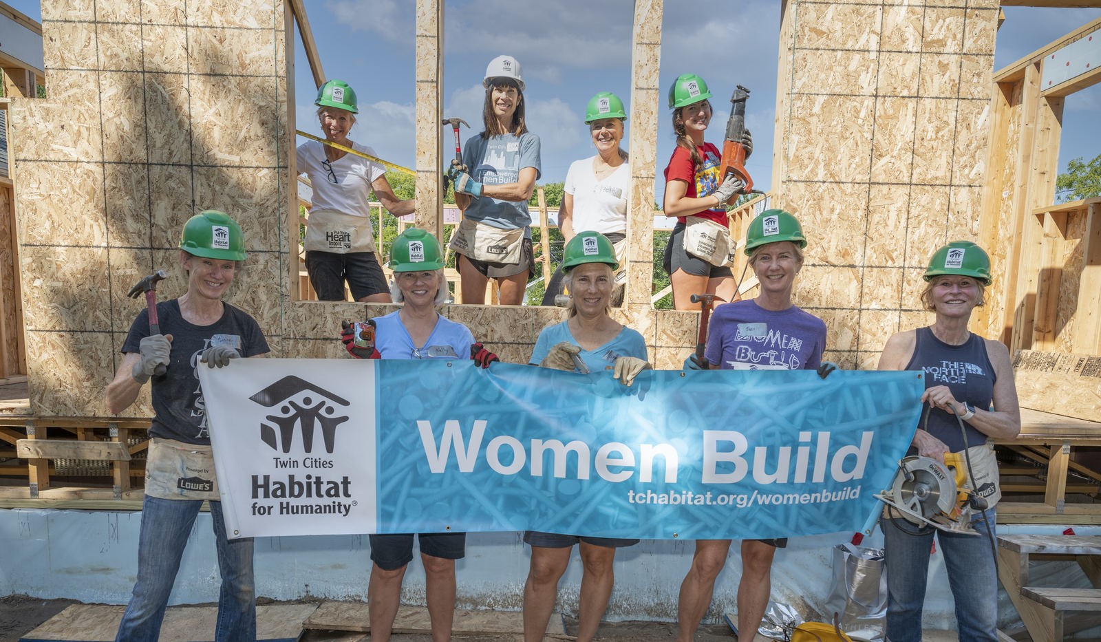 women build regs group shot