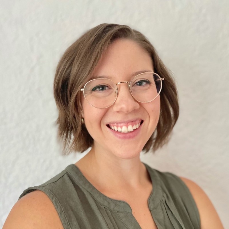 Robyn Lodahl headshot