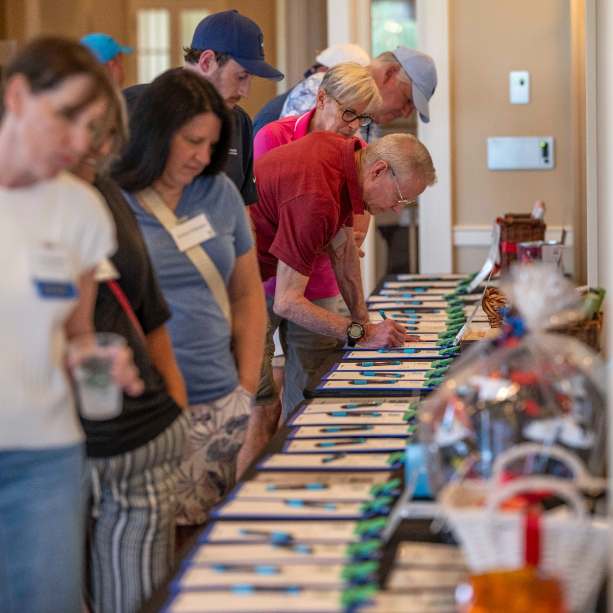 19th hole happy hour silent auction 1200x1200