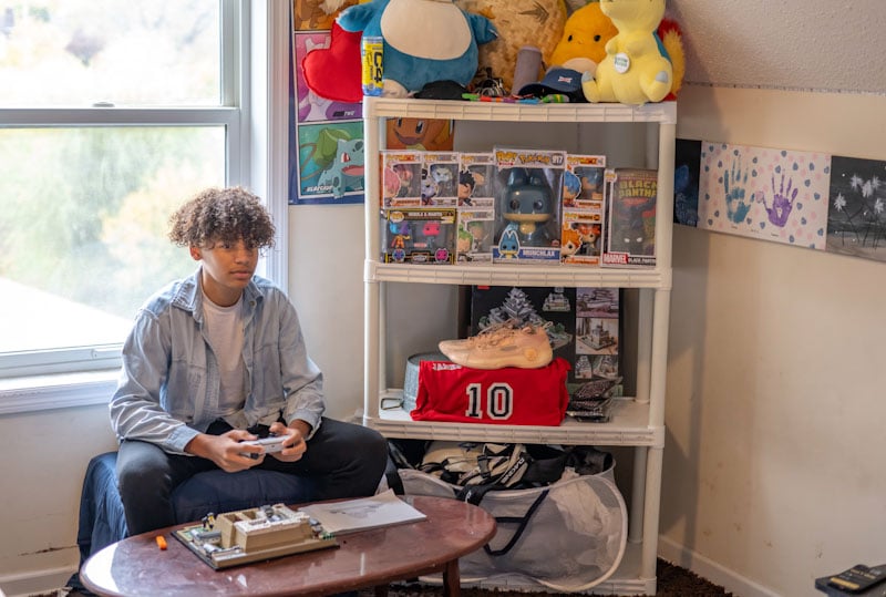 James Hargon son playing games