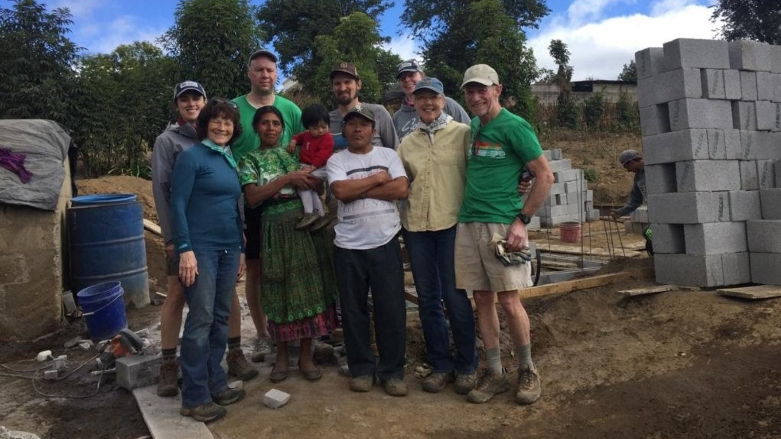 Guatemala Global Village volunteers and family