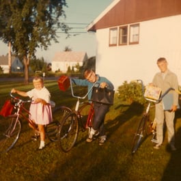 Kids_on_bikes_sq