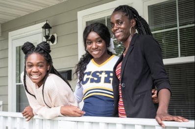 LeAndra and her two daughters.