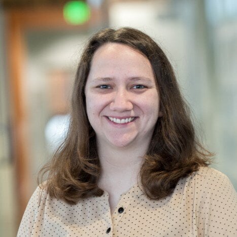 Lizzie Hutchins headshot.