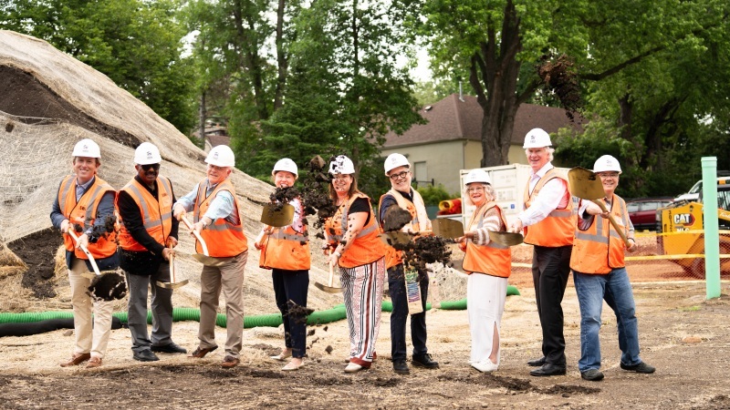 Group with golden shovels.