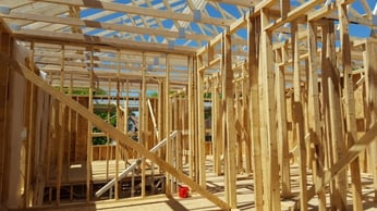 women_build_home_trusses