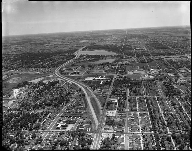 Aerial Black and White photo of 35W from decades ago
