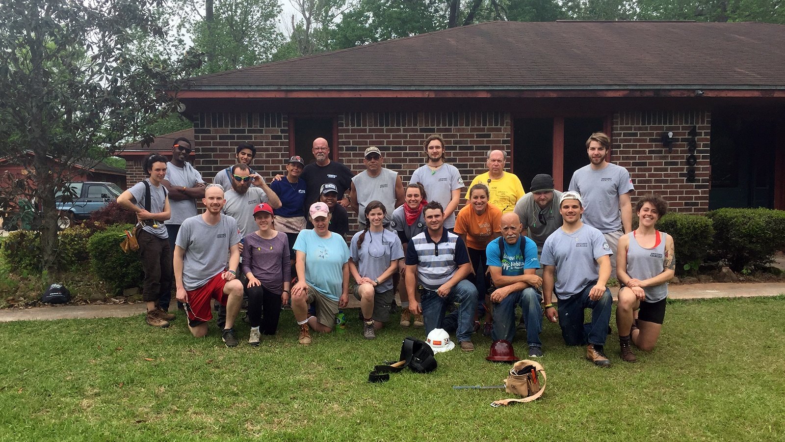 AmeriCorps members on service trip to Texas-1