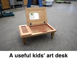 Art_desk_with_caption