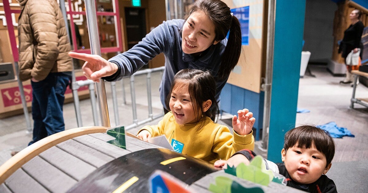 MN Childrens Museum family1