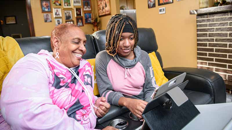 Sienna and her Nana Deborah in Deborah's Habitat home