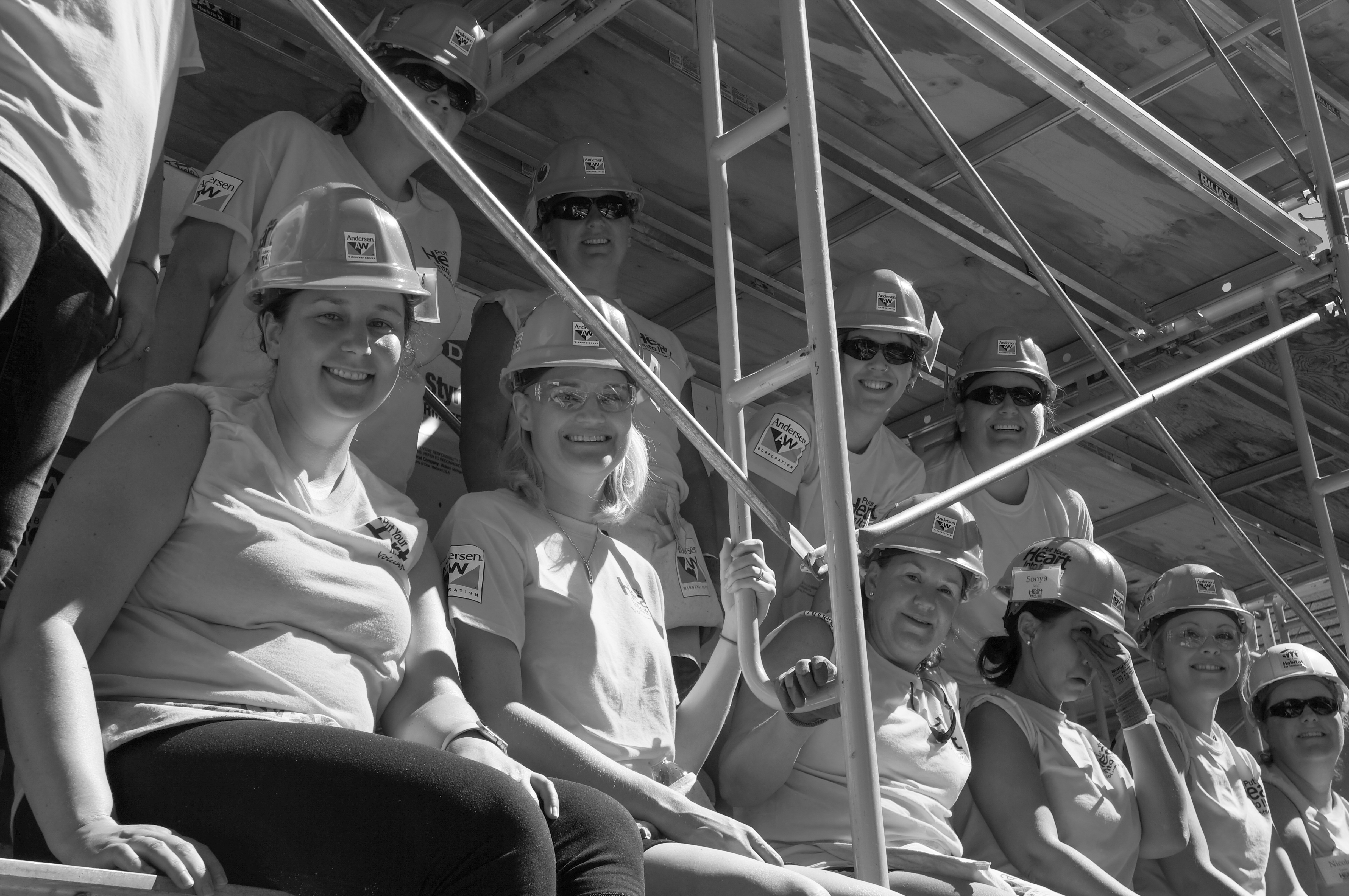 More than 700 women help build home in St. Paul