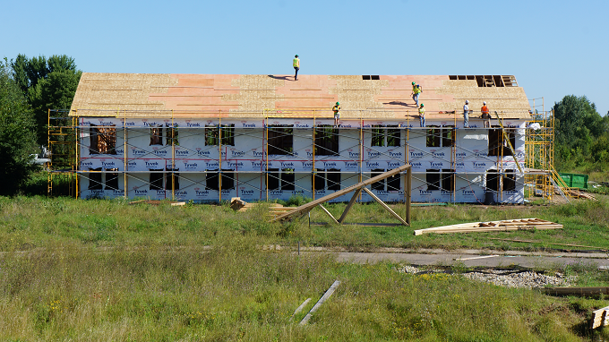 Peace Corps Volunteers Continuing Service with Habitat