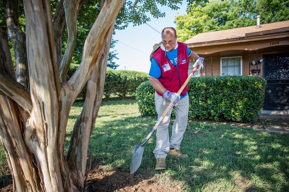 Help Older Homeowners Stay Safe in Their Homes